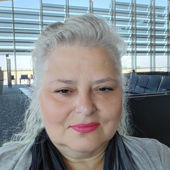 Meet your Posher, Deb - Picture 2 of 3